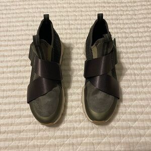 Women’s Sorel Sage Kinetic Sneakers